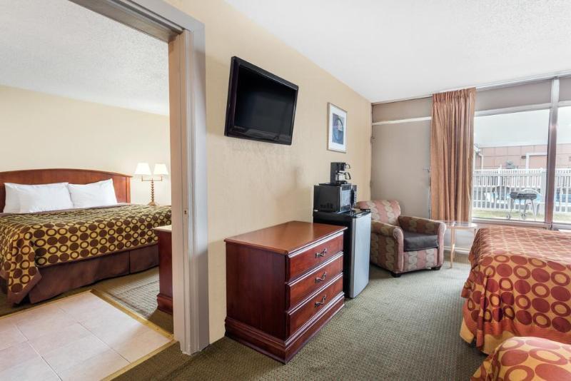Motel Ramada By Wyndham Harrisonburg Exterior foto
